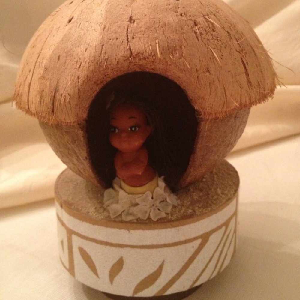 Coconut Music Box w/ Hula Dancer from Hawaii